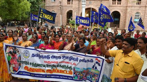 Government Employees Stage Protest In Madurai The Hindu