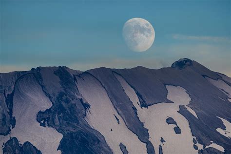 Full Moon Over The Mountain · Free Stock Photo