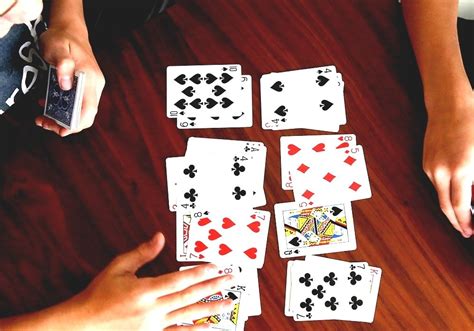 Each player is dealt five cards to form a hand, and each player is dealt 15 cards face down to side them. Speed (card Game) - Easy Two Person Card Games
