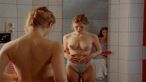 Theresa Scholze Nude Alexandra Maria Lara Sexy Mensch Pia S01e07