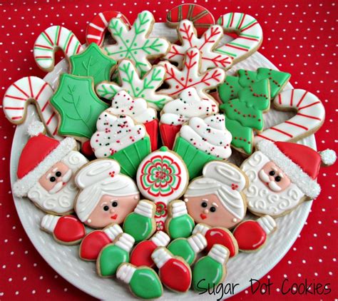In my house, making christmas sugar cookies is just as much about the icing and the decorating as it is about the baking. Order Christmas Winter Sugar Cookies - Custom Decorated ...