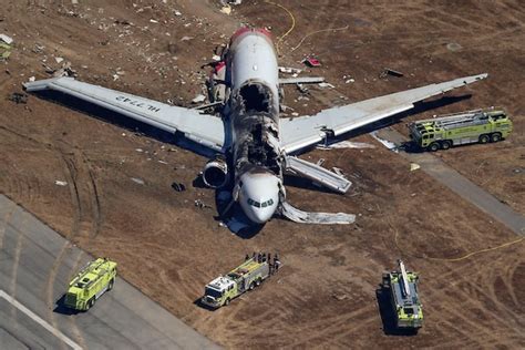 Asiana Airlines Flight Crash Lands At San Francisco Airport The Washington Post
