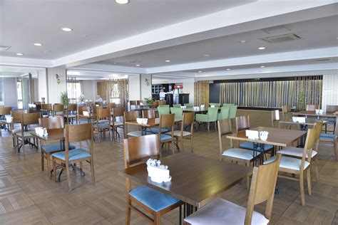 Bay ve bayan bölümleri ayrı olmak üzere toplamda 2 adet yüzme havuzu, bay ve bayan fitness merkleri ve otopark bulunmaktadır. KİRAZLITEPE BOĞAZİÇİ YAŞAM MERKEZİ