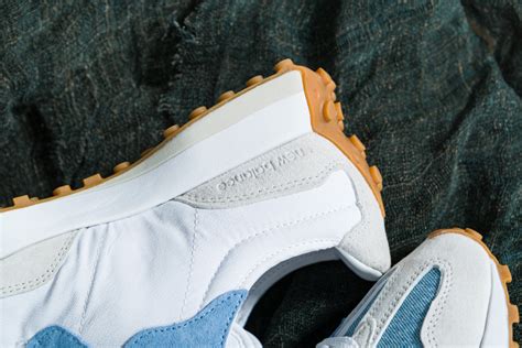 A quick detailed view of the newly released new balance 327. Que vaut la New Balance 327 Levi's WS327LVA Grey Light ...