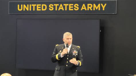 Brig Gen Robert L Barrie Jr Us Army Program Executive Officer