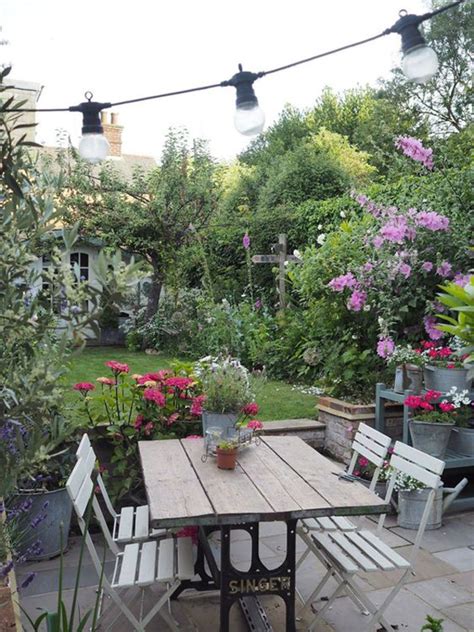 30 Modern Cottage Garden Ideas To Beautify Your Outdoor