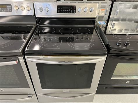 436 Cuisinière à vitrocéramique FRIGIDAIRE GALLERY Stove Electros