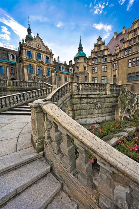 Zamek w Mosznej zwiedzanie historia Podróże Castle Travel