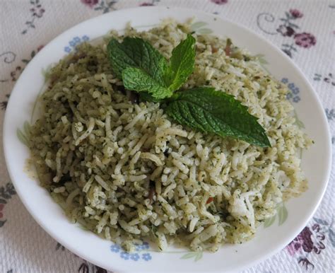 How to prepare delicious rice / how to make perfect fried rice in 6 easy steps / we absolutely loved this yummy chicken & rice casserole. Simply Delicious: Mint Rice with Coriander (Pudina Chawal ...