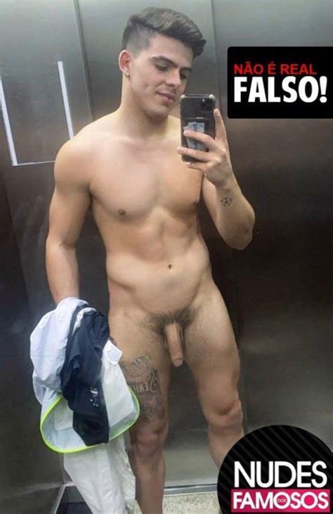 30 Nudes Fakes De Famosos Nus E De Pau Duro Homens Pelados BR