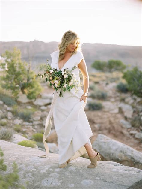 We offer many options for your special occasion. 20 Best Country Chic Wedding Dresses: Rustic & Western ...