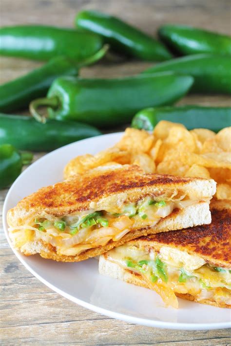 The Ultimate Spicy Grilled Cheese Cafe Delites