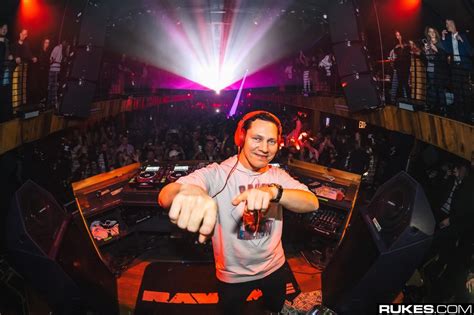 Tiësto Is Dropping A New Remix Under His Verwest Alias Edm Maniac