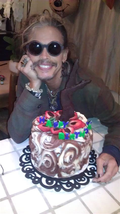 Steven Tyler Posing With The Top Half Of His Superfood Birthday Cake 2014 Steven Tyler