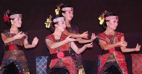 Diversity Toba Batak Culture And Arts Iphedia Com