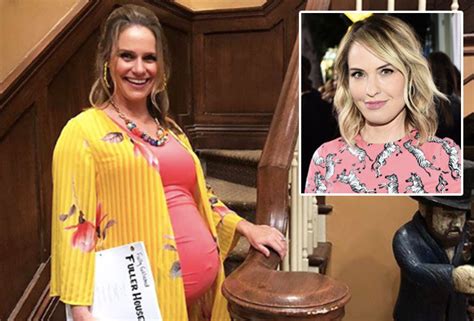 Andrea Barber Aka Kimmy Gibbler Is Wearing A Fake Belly For