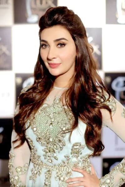 complete biography of ayesha khan personal and professional life awards
