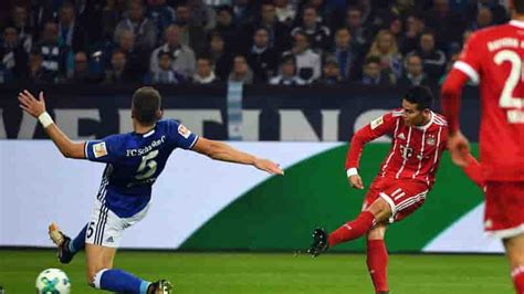 Bayern langsung tancap gas sejak awal. Schalke 04 vs Bayern Munich Highlights & Full Match