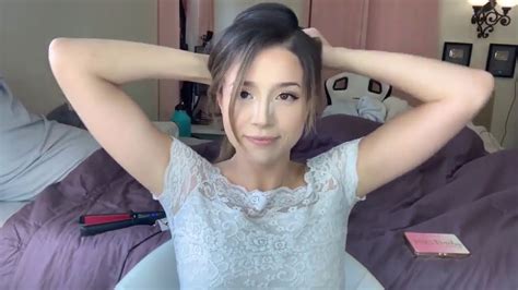 Pokimane Thicc And Hot Moments Sexiest Pokimane Moments Ever Images And Photos Finder