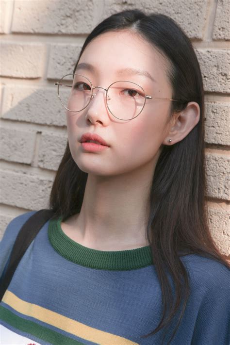 koreanmodel fashion eye glasses hairstyles with glasses glasses makeup