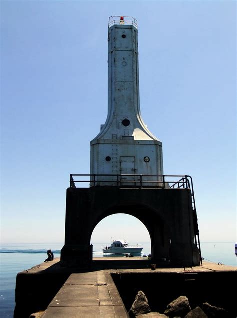 Lighthouse Wi Port Washington Breakwater Light Boat Ds 201 Flickr