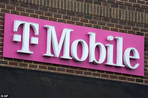 Hundreds Of T Mobile Customers Report Outages With Their 5g Service