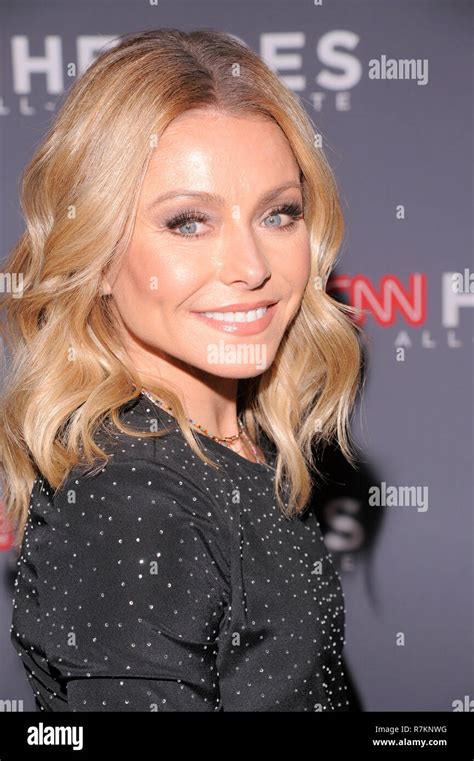 Kelly Ripa Show Hi Res Stock Photography And Images Alamy