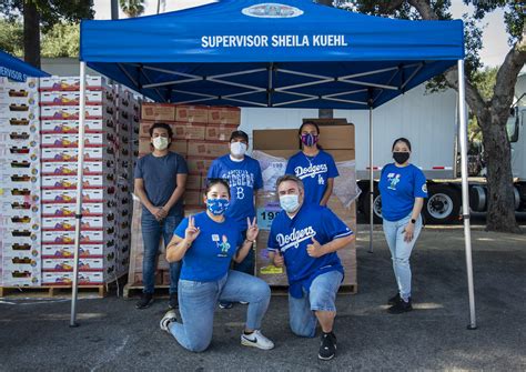 Food Distribution In Mission Hills The County S Food Distr Flickr