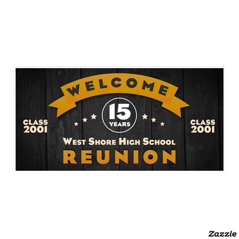 The Welcome Sign For Reunion Is Displayed On A Wooden Wall With Stars