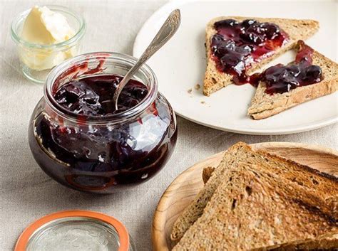 Kirschmarmelade mit Amaretto Rezept