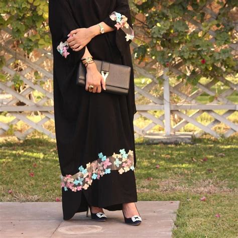 See This Instagram Photo By Byalmunaabaya 48 Likes Arab Fashion