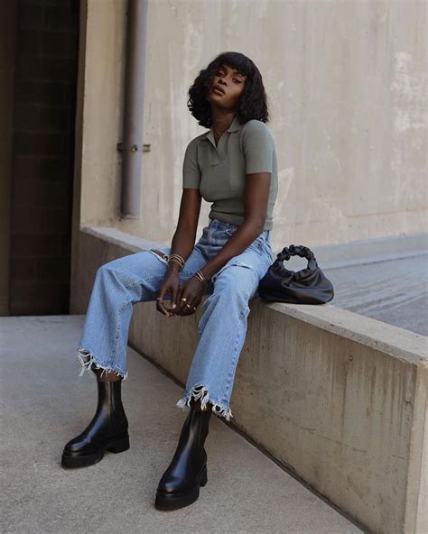 The 11 Coolest Outfits With Ripped Jeans Hands Down Chelsea Boot