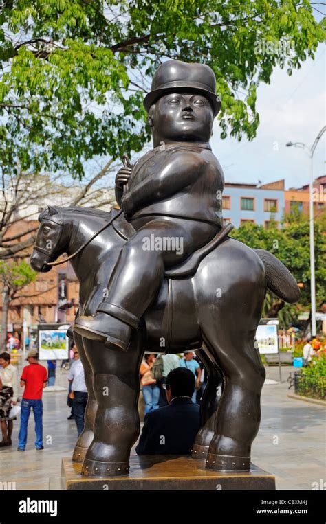 Skulptur Von Figurativen Malers Und Bildhauers Fernando Botero Angulo
