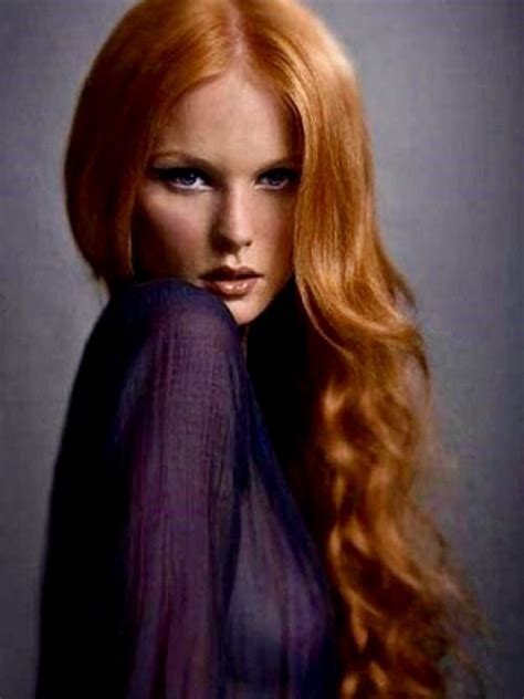 Redhead Длинные рыжие волосы Укладка длинных волос Блестящие волосы