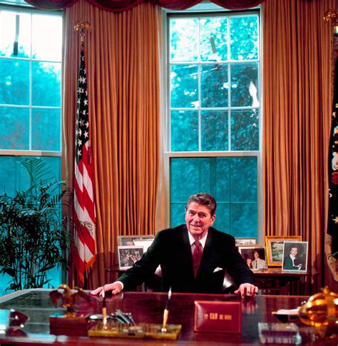 President Ronald Reagan In The Oval Office 1986 Photograph By War Is