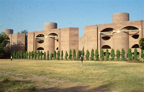 Iim Dorms Overall Louis Kahn In 2021 Louis Kahn Indian Institutes Of Management Architecture
