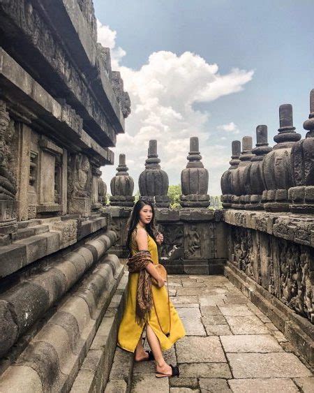 Candi umbul tepatnya berada di desa kartoharjo, kecamatan grabag, kabupaten magelang, jawa tengah. Jam Tutup Wisata Candi Borobudur