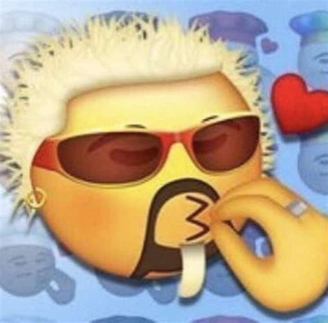 Pin By Secret Shoot Schecret Shoot On Emoji Kiss Meme Funny Memes