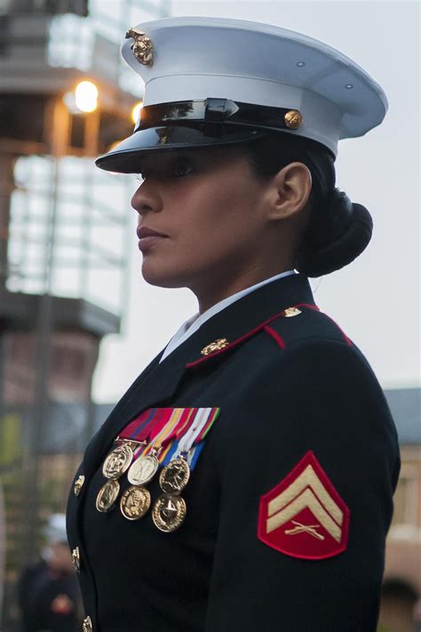 female marine combat uniform