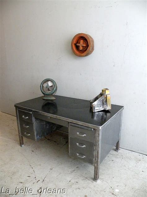 Understanding the major desk design trends allows you to determine when an antique desk was probably made. VINTAGE INDUSTRIAL LARGE STEEL DESK 1940S . MUST SEE! For ...