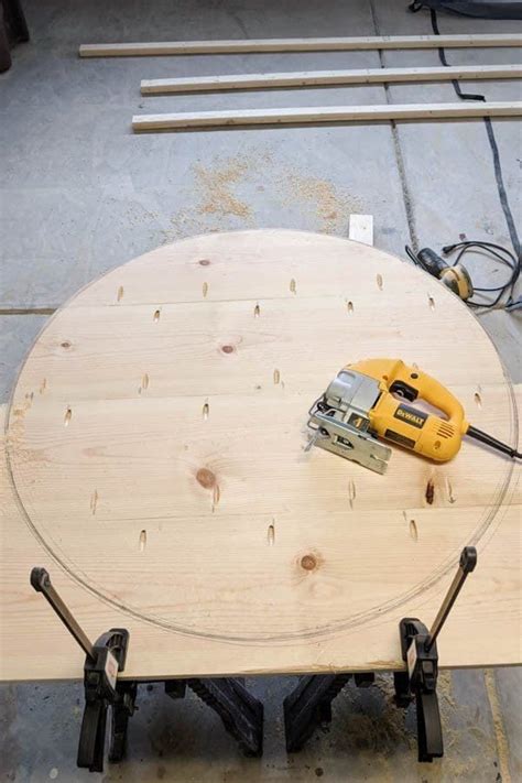 Easy Diy Round Table Top From 55 Maple Plywood Sheet Youtube Artofit