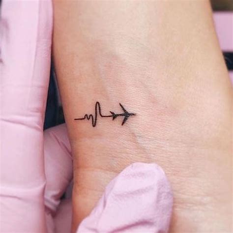 65 Cute Small Tattoos For Women: Tiny Tattoo Ideas (2020 ...