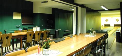 Haus zillertal apartment is located within 25 minutes' walk of zillertal arena and features an aqua park and a regionalmuseum zillertal is just 1 km from this apartment. box-feiern-kegelbahn@2x - Haus-Zillertal