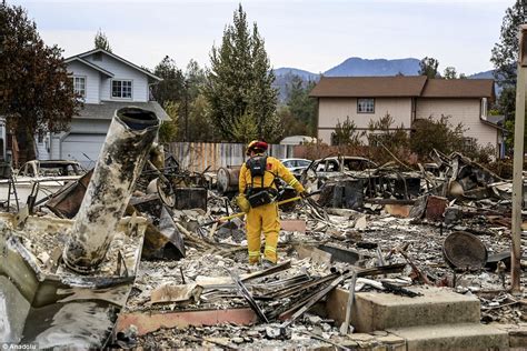 Three Now Dead In California Wildfires Daily Mail Online