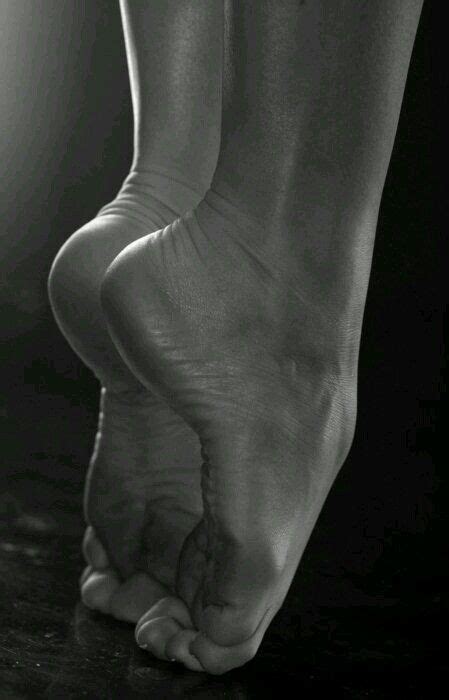 pin by wilma on feet voete dancers feet human body beautiful feet