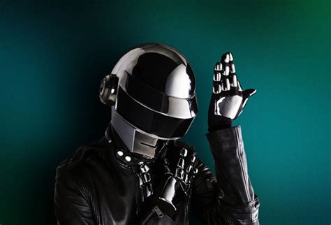 Comment must not exceed 1000 characters. Thomas Bangalter de Daft Punk presenta la versión completa ...