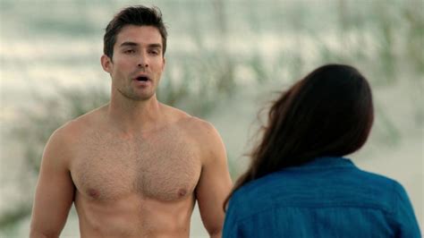 AusCAPS Peter Porte Shirtless In Love At The Shore