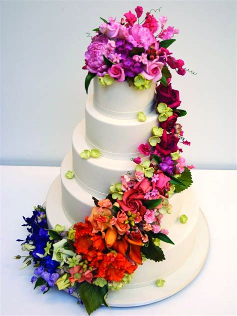 Bridal Fashion Show Wedding Cake With Flowers