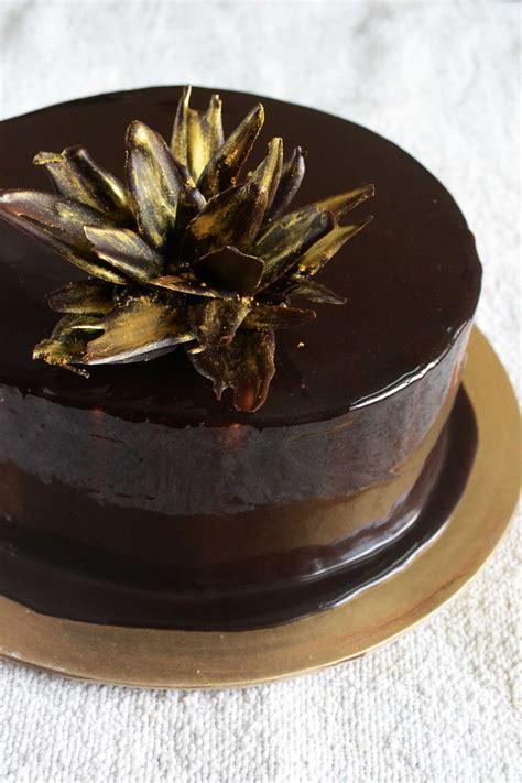 This eggless chocolate mousse recipe is so easy and quick to make with only a few simple ingredients. Eggless Double Chocolate Mousse Cake with Chocolate Mirror ...