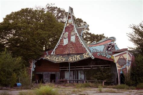 6 Creepy Abandoned Amusement Parks We Want To Visit First To Know